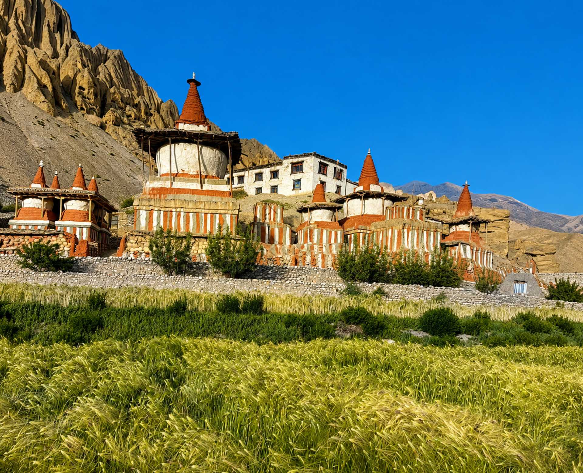 Upper Mustang – Ancient Buddhist Chortens in Nepal Ancient Buddhist chortens and traditional monastery in Upper Mustang, Nepal