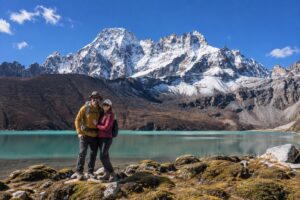 Gokyo Lake Trek – Trekkers in the Everest Region Trekkers beside Gokyo Lake in Nepal’s Everest region